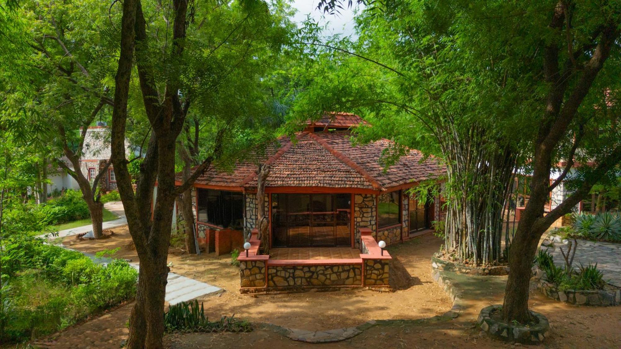 Indian Adventures Tiger Moon Resort Khilchīpur Extérieur photo